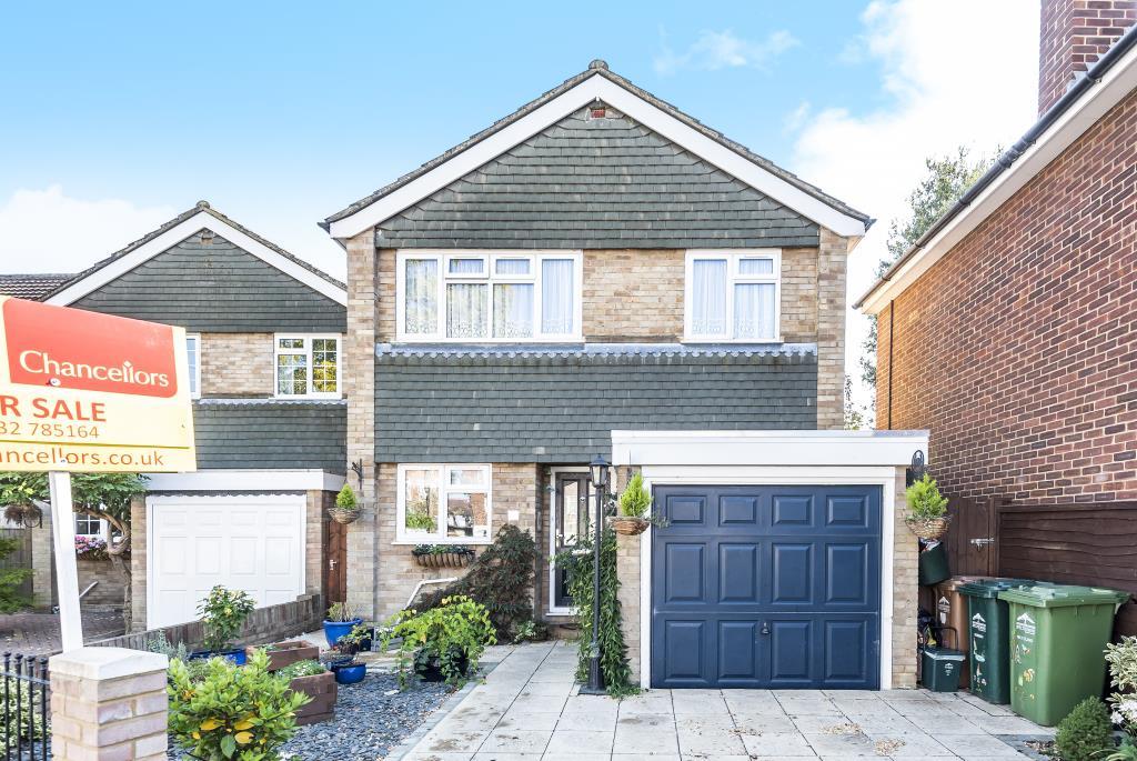 Sunmead Road, Lower Sunbury, TW16 4 bed detached house £550,000
