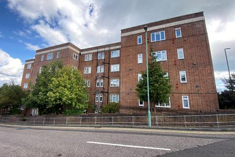 Studio to rent, Edmondsham House, Terrace Road, Bournemouth