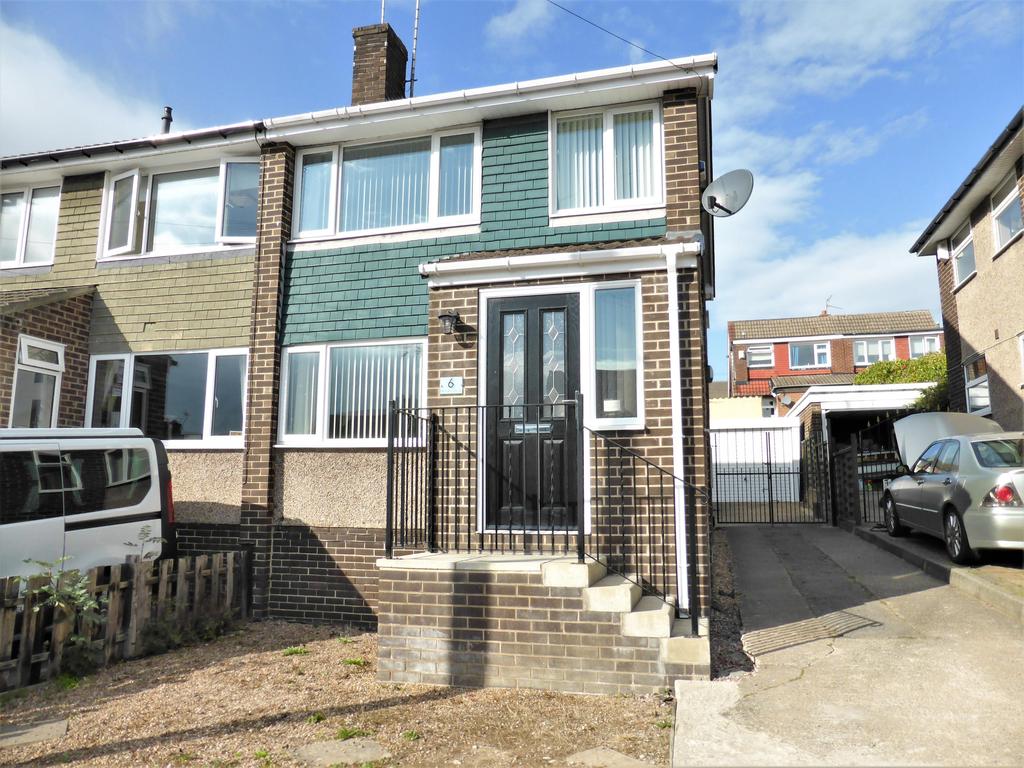 Pembroke Crescent, High Green, Sheffield, S35 3PB 3 bed semidetached