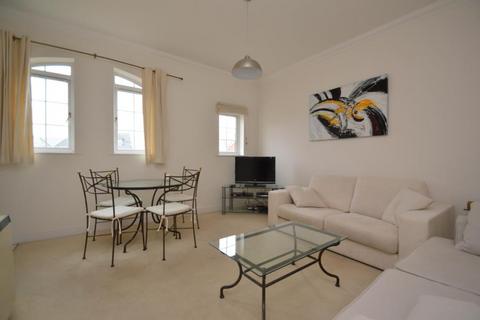 2 bedroom apartment to rent, Knights Place, Windsor