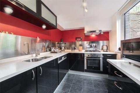 1 bedroom flat for sale, Odhams Walk, London