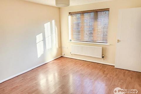3 bedroom townhouse to rent, Colts Close, Burbage