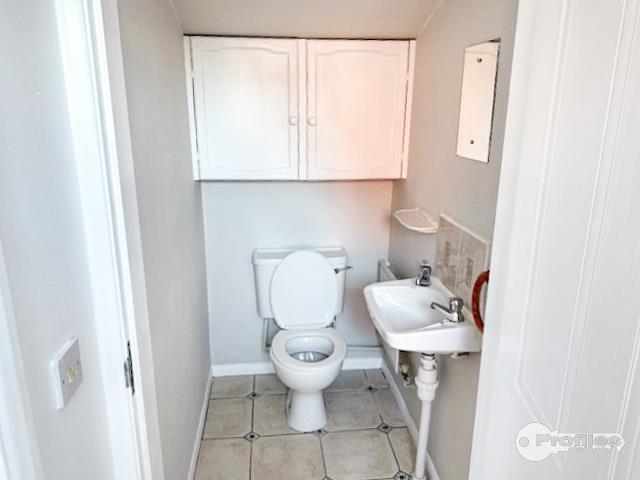 Toilet.jpg