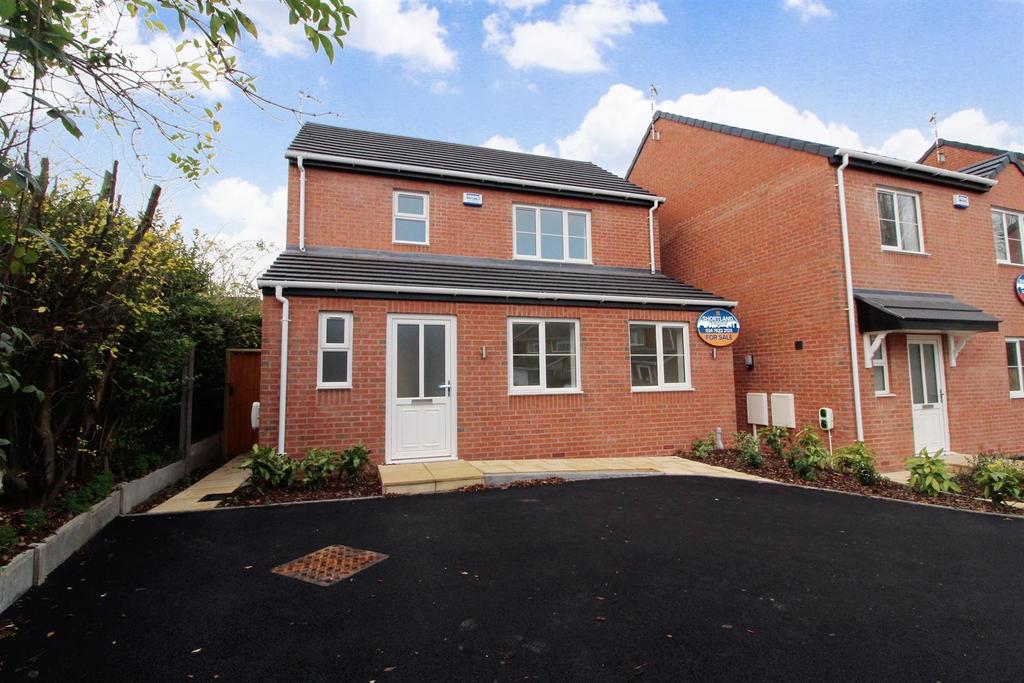 Wood Hill Rise, Coventry 3 bed detached house £270,000