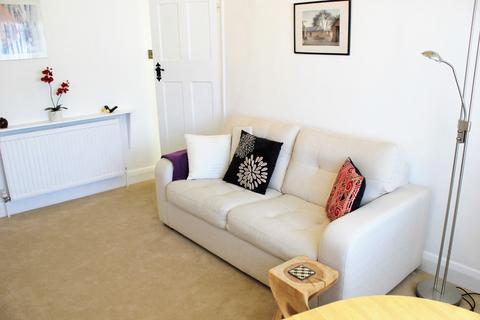 1 bedroom maisonette to rent, Hillside, Kingsbury, London