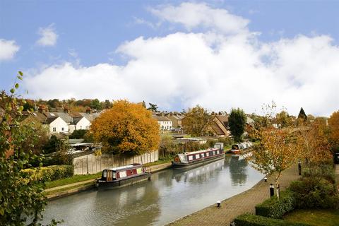 4 bedroom townhouse to rent, Costins Walk, Berkhamsted HP4