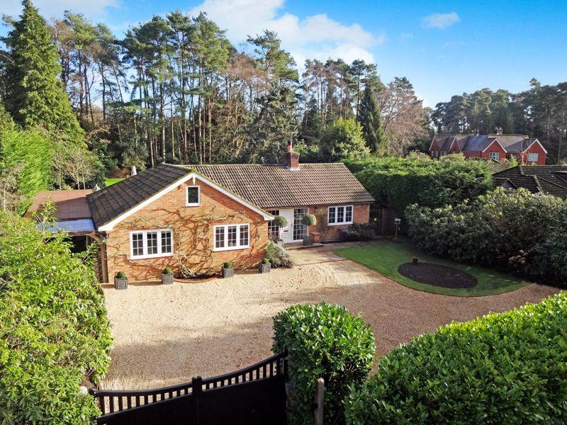 Kingswood Firs, Grayshott 3 bed bungalow £865,000
