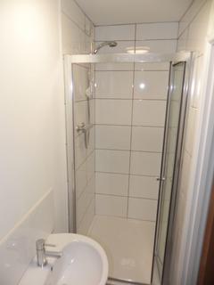 undefined, Ensuite room - Guildford Park Avenue, GU27NN