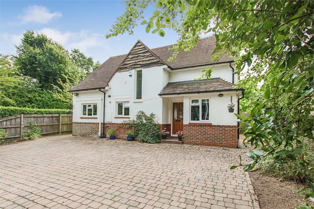 Holtye Road, East Grinstead, West Sussex 5 bed detached house - £675,000