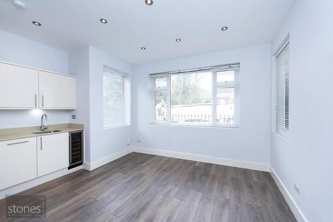 Studio to rent, Holden Road, Woodside Park, London, N12