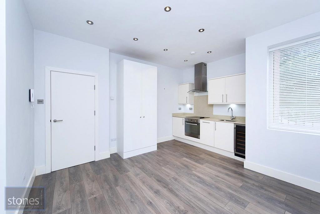 Reception/kitchen