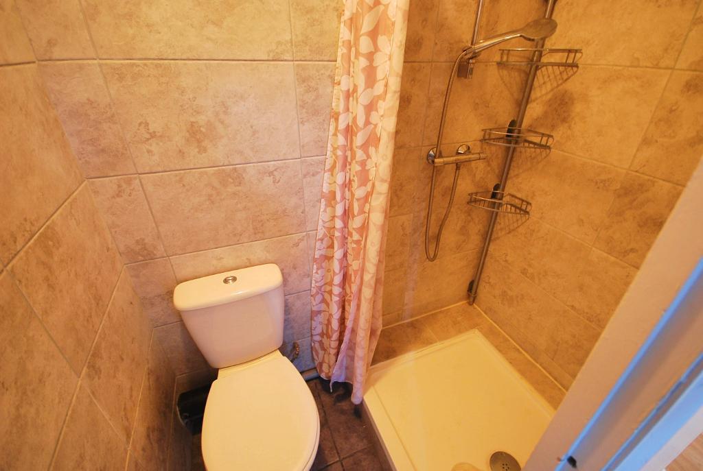 Shower &amp; W/C