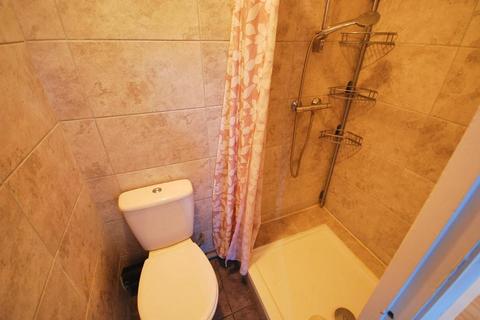 3 bedroom flat to rent, WESTERN AVENUE, ACTON, LONDON, W3 7TZ