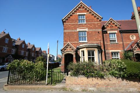 3 bedroom end of terrace house to rent, Ock Street, Abingdon