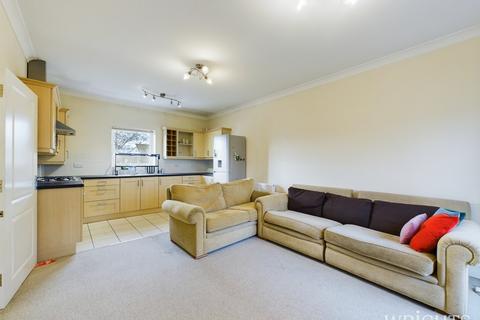 2 bedroom apartment to rent, Eddington Crescent, Hertfordshire AL7