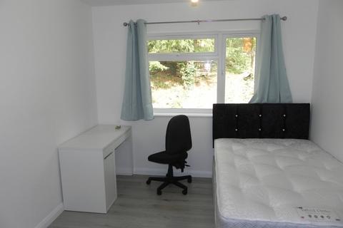undefined, Ensuite room - Guildford Park Avenue, GU27NN