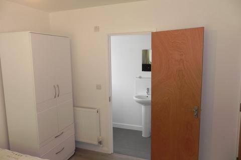 undefined, Ensuite room - Guildford Park Avenue, GU27NN