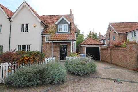 4 bedroom semi-detached house to rent, 19 St. Marys Walk