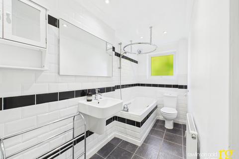 2 bedroom flat to rent, Windermere Court, Watford