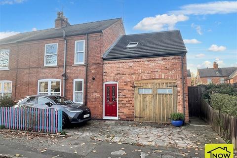 4 bedroom semi-detached house for sale, Newton Street, Newark, Nottinghamshire.