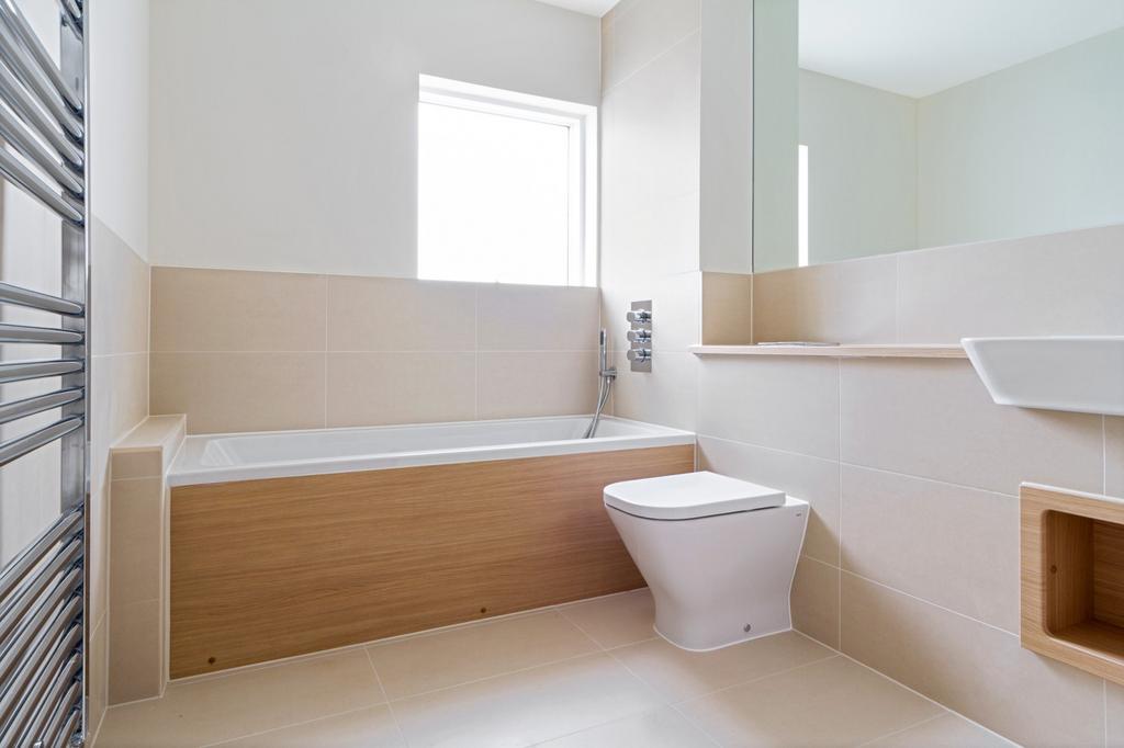 Family bathroom to s