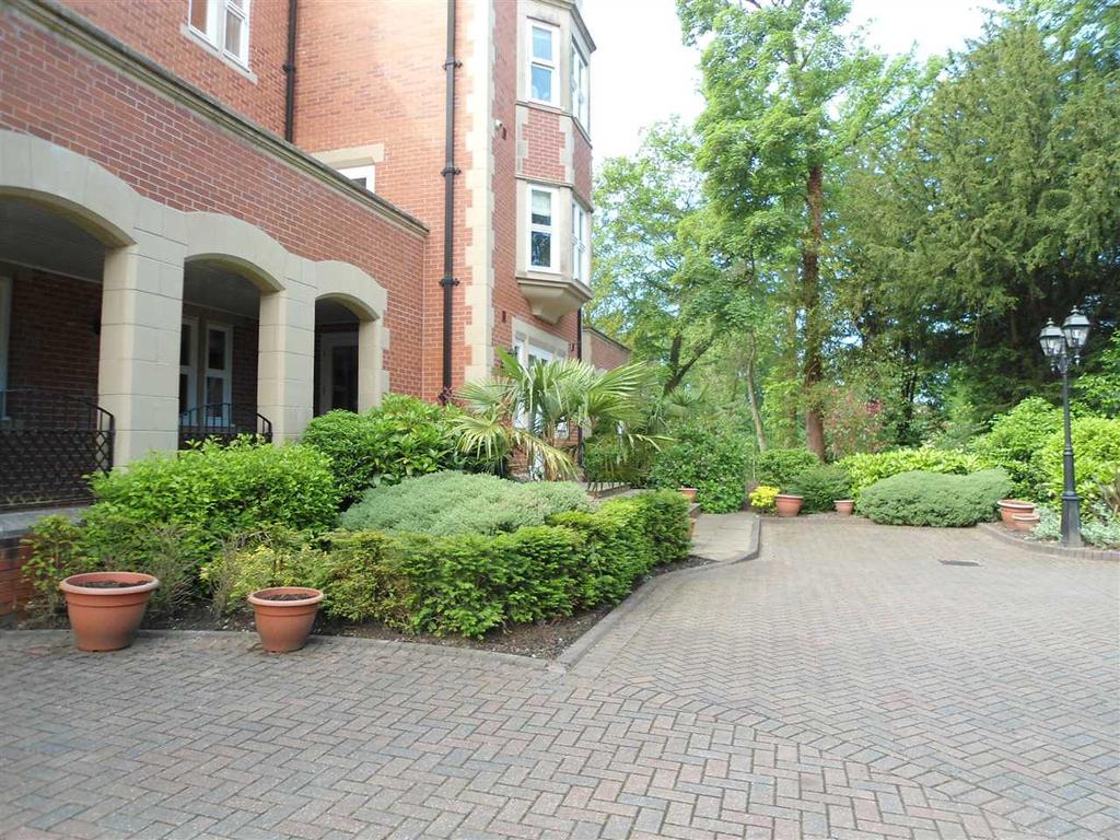 Singleton hall apartments