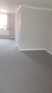 3 bedroom townhouse to rent, Lovers Lane, Notts NG24