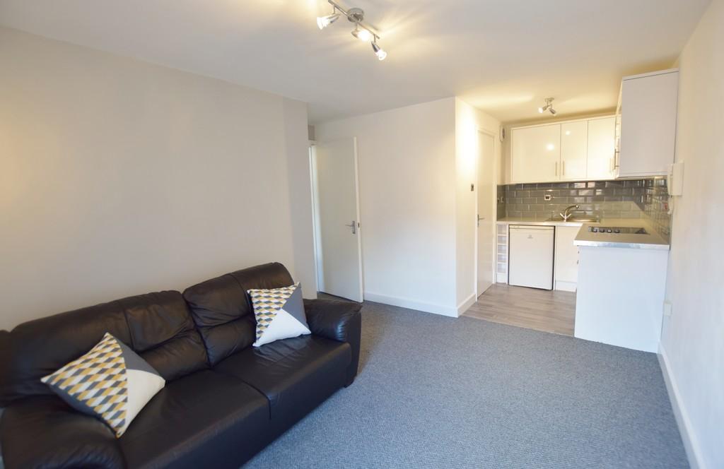 Regent Court, Lower Briggate 1 bed apartment - £725 pcm (£167 pw)