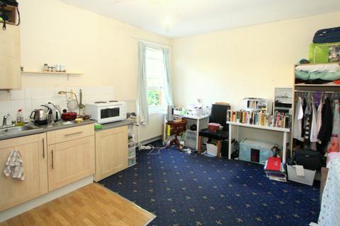 Flat to rent, Colney Hatch Lane, Muswell Hill, N10