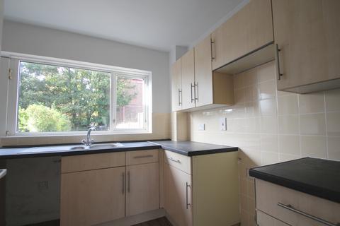 2 bedroom semi-detached house to rent, Perry Close, Dudley