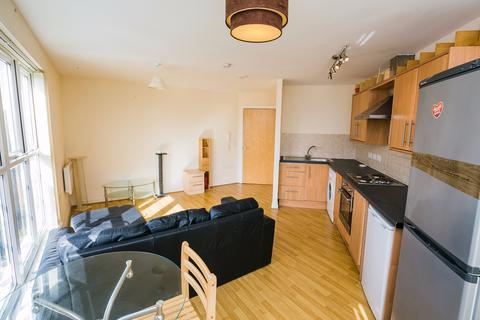 2 bedroom apartment to rent, Bright 2 bed apt in Kensington area