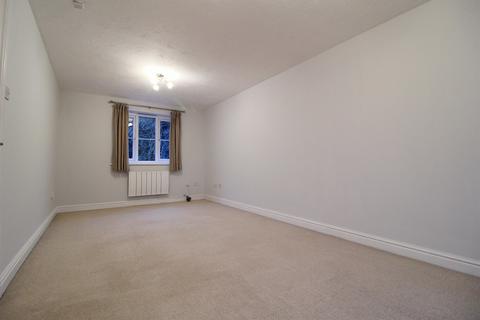 2 bedroom apartment to rent, Charnwood House, Rembrandt Way, Reading, RG1