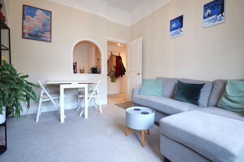 1 bedroom flat to rent, Sutton Court Road, Chiswick