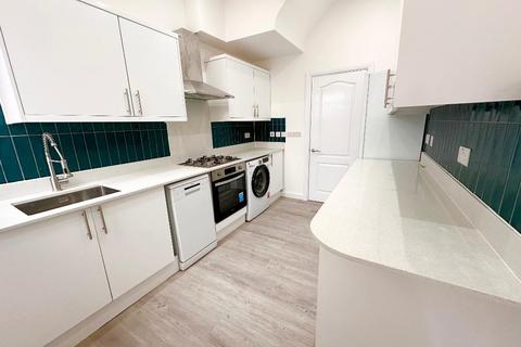 2 bedroom flat for sale, Marion Crescent, Orpington, Kent, BR5 2DD