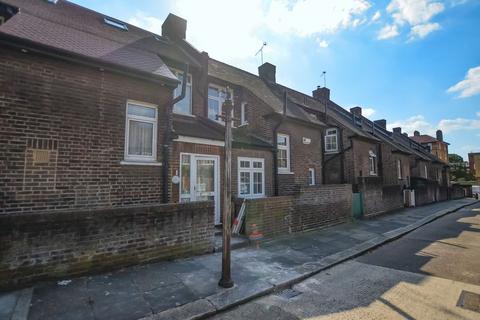 1 bedroom in a house share to rent, Malam Gardens, Poplar E14