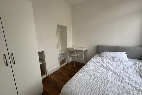 1 bedroom in a house share to rent, Malam Gardens, Poplar E14
