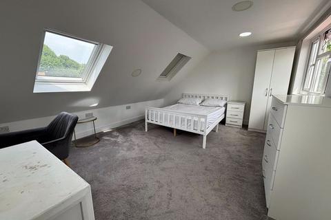 1 bedroom in a house share to rent, Malam Gardens, Poplar E14