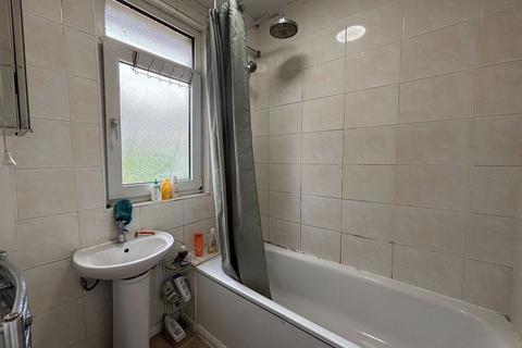 1 bedroom in a house share to rent, Malam Gardens, Poplar E14
