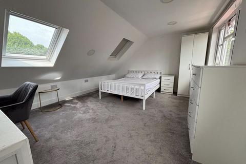1 bedroom in a house share to rent, Malam Gardens, Poplar E14