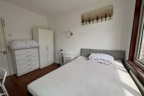 1 bedroom in a house share to rent, Malam Gardens, Poplar E14