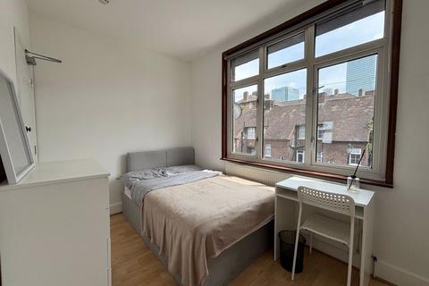 1 bedroom in a house share to rent, Malam Gardens, Poplar E14