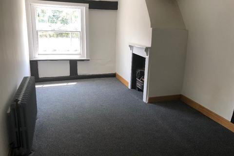 2 bedroom flat to rent, High Street, Cranbrook