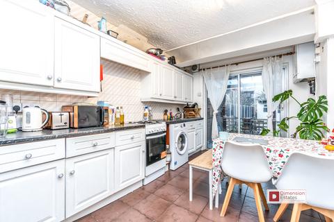 4 bedroom terraced house to rent, Lindley Road, Leyton, E10