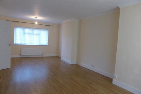 3 bedroom semi-detached house to rent, Shipley Bridge Lane, Copthorne