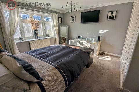 8 Cherry Walk, Grays, RM16 4UN