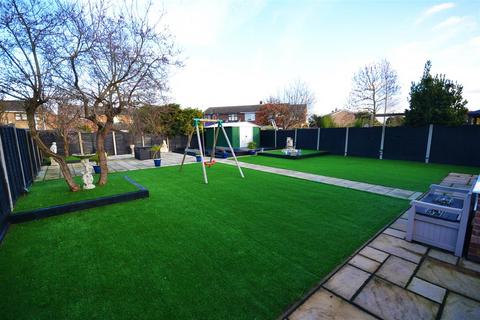 8 Cherry Walk, Grays, RM16 4UN