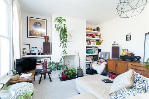 2 bedroom maisonette to rent, Penshurst Road, South Hackney, London, E9