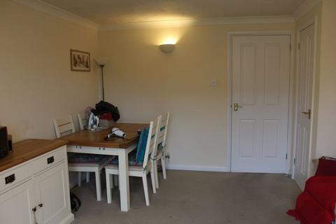 2 bedroom terraced house to rent, 2 BED WITH EN-SUITE & GARAGE ON LADYGROVE