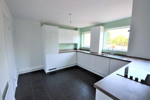 3 bedroom maisonette to rent, Ivel Road, Stevenage