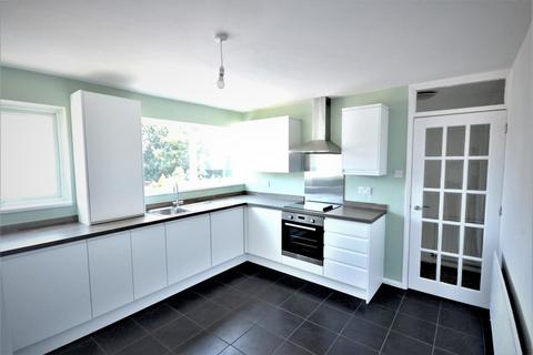 3 bedroom maisonette to rent, Ivel Road, Stevenage